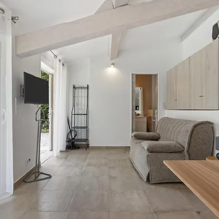 Les Cyclamens- Les Oliviers *