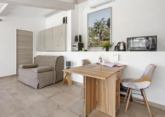 Les Cyclamens- Les Oliviers Saint-Raphaël